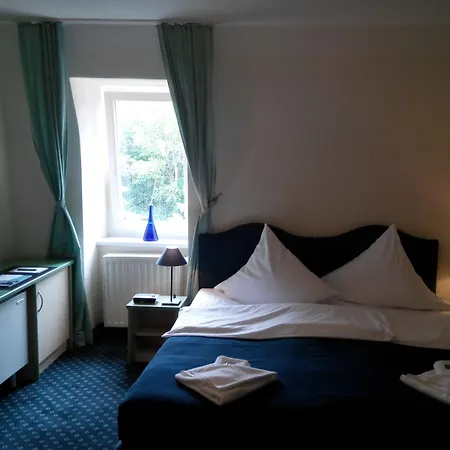 奥斯特埃斯图恩酒店 Ostseebad Kühlungsborn