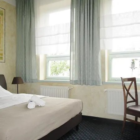 奥斯特埃斯图恩酒店 3* Ostseebad Kühlungsborn